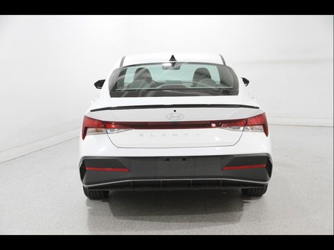 Certified 2025 Hyundai Elantra Sport FWD image 18