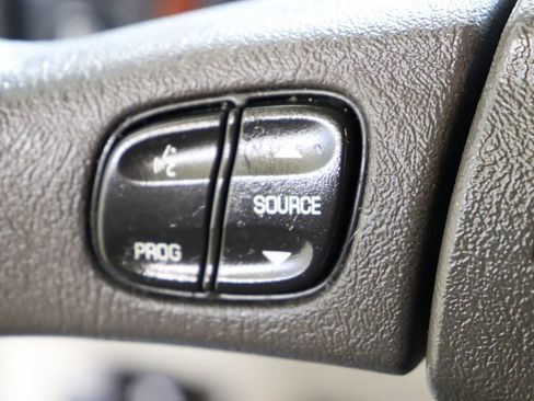 Used 2005 Cadillac Escalade ESV Platinum image 38