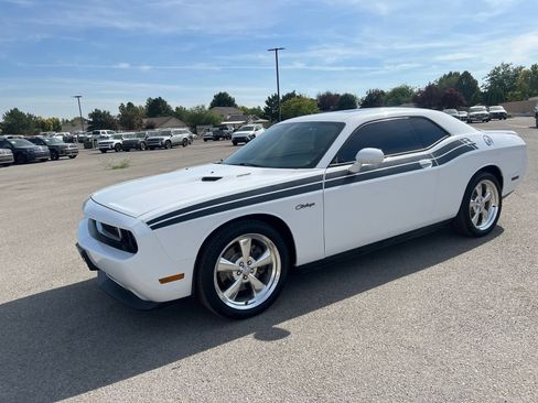 Used 2014 Dodge Challenger R/T RWD image 7