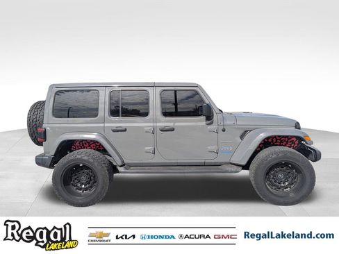 Used 2022 Jeep Wrangler Unlimited Sahara image 3