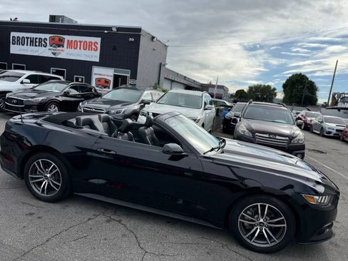 Used 2016 Ford Mustang Premium image 23