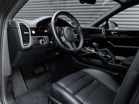 Certified 2022 Porsche Cayenne Coupe AWD/4WD image 4