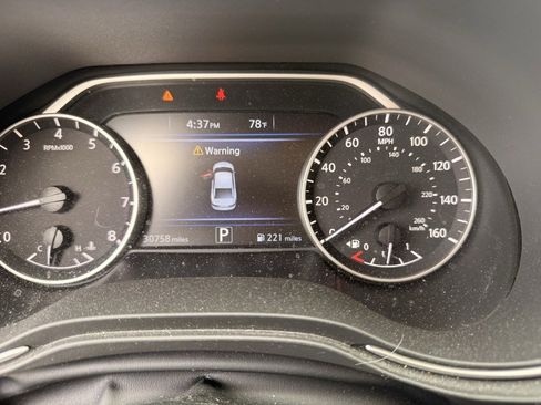 Used 2017 Nissan Maxima Platinum image 11