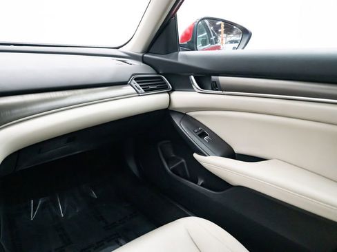 Used 2018 Honda Accord LX image 10