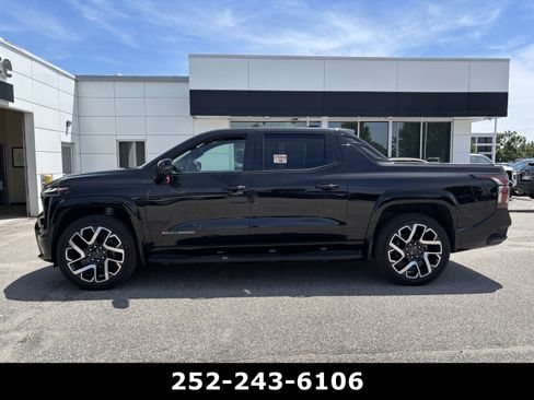 Used 2025 Chevrolet Silverado EV RST AWD/4WD image 5