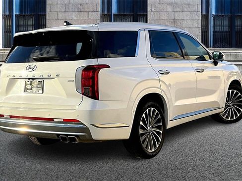 Used 2024 Hyundai Palisade Calligraphy image 11