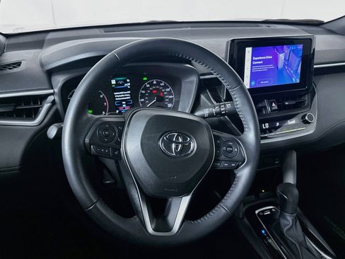 Used 2025 Toyota Corolla Cross AWD Hybrid image 18