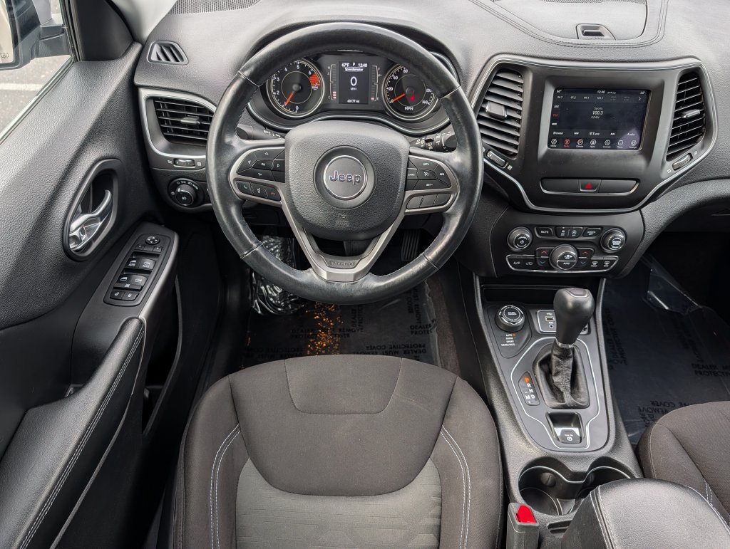 Used 2019 Jeep Cherokee Latitude w/ Comfort & Convenience Group AWD/4WD image 17