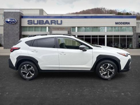 Used 2024 Subaru Crosstrek 2.0i Premium w/ Crosstrek Mirror Package AWD/4WD image 4