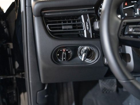 Certified 2026 Porsche Macan AWD/4WD image 23