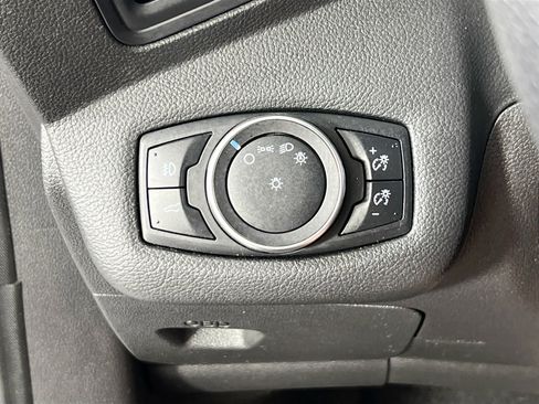 Used 2017 Ford Escape SE w/ SE Cold Weather Package AWD/4WD image 10