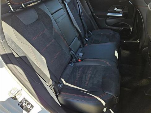 Used 2025 Mercedes-Benz GLA 250 image 17