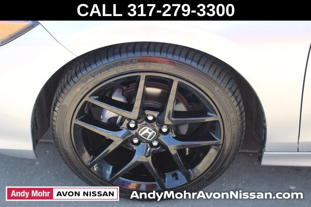 Used 2025 Honda Civic Sport image 11