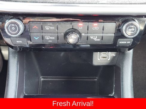 Used 2023 Jeep Compass Latitude AWD/4WD image 27