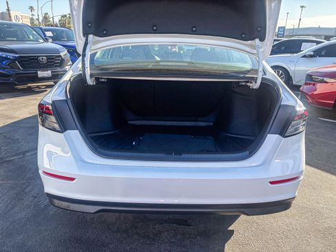 Certified 2025 Honda Accord SE image 13