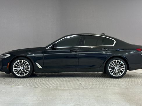 Used 2023 BMW 530i w/ Convenience Package RWD image 2