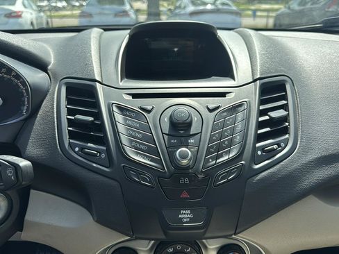 Used 2015 Ford Fiesta SE FWD image 10