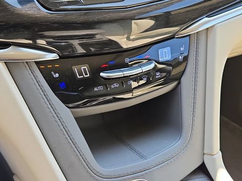 Certified 2023 Cadillac XT6 Premium Luxury w/ Technology Package AWD/4WD image 16