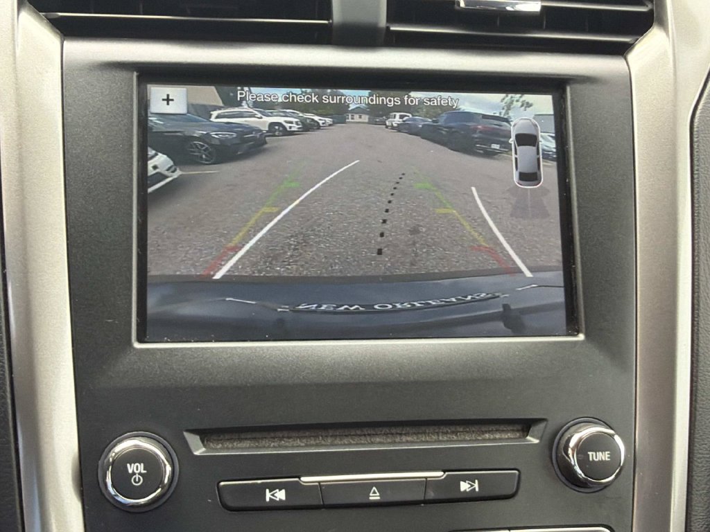 Used 2017 Ford Fusion SE w/ Fusion SE Technology Package FWD image 25