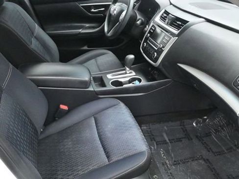 Used 2017 Nissan Altima 2.5 S FWD image 11
