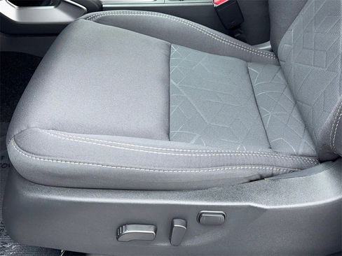 Used 2025 Nissan Frontier SV image 35