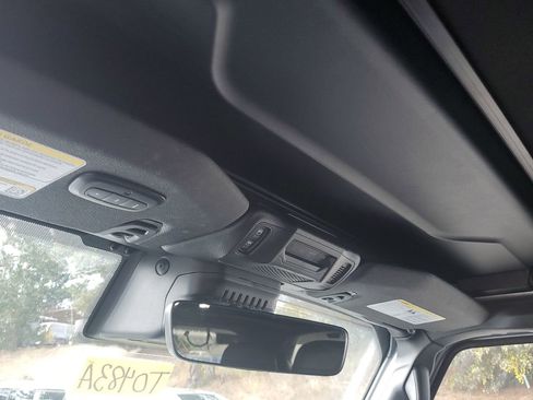 Used 2024 Jeep Wrangler High Altitude image 15