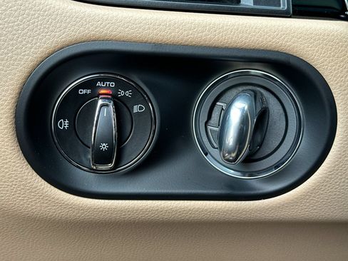 Certified 2026 Porsche Macan AWD/4WD image 33
