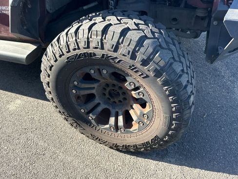 Used 2010 Jeep Wrangler Unlimited Sahara AWD/4WD image 10