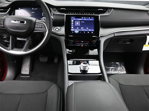 New 2025 Jeep Grand Cherokee Laredo image 24