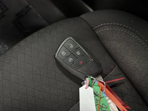 Used 2024 GMC Yukon XL SLE image 25