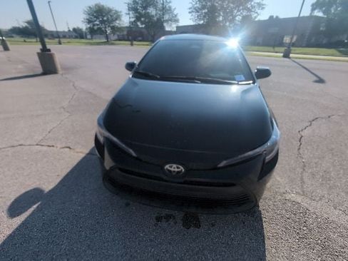 Used 2025 Toyota Corolla LE FWD image 12
