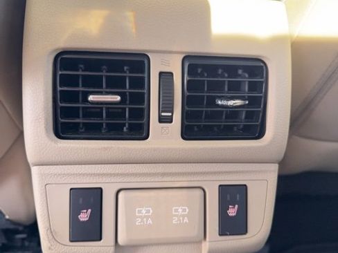 Used 2019 Subaru Outback 2.5i Limited w/ Popular Package #2 image 11