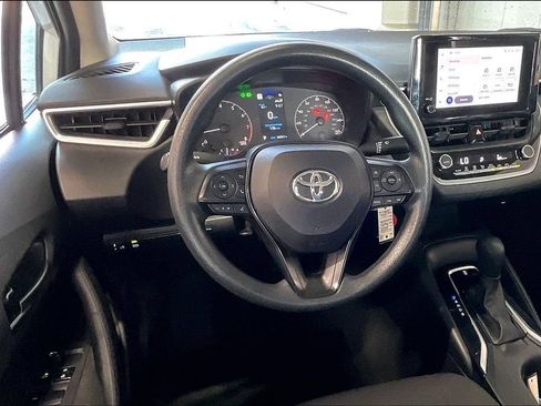 Used 2024 Toyota Corolla LE FWD image 5