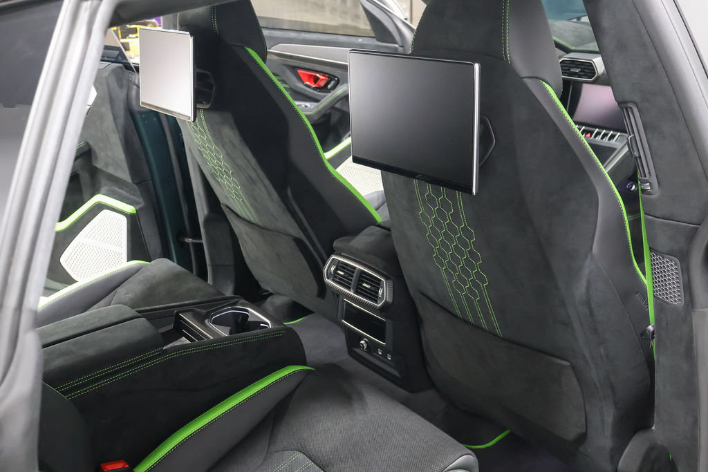 Used 2024 Lamborghini Urus Performante AWD/4WD image 48