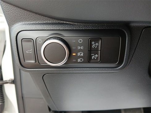 New 2025 Ford Explorer Active image 19