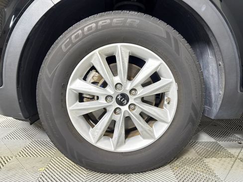 Used 2019 Kia Sorento FWD image 18