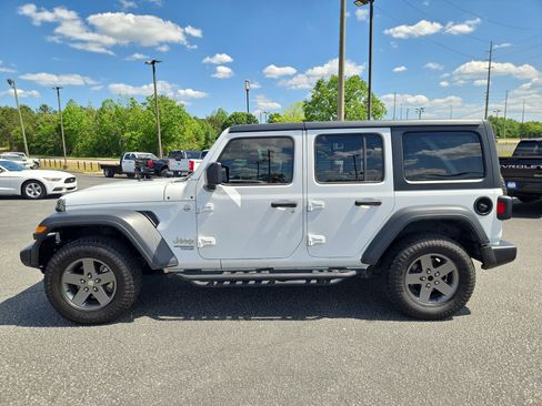 Used 2018 Jeep Wrangler Unlimited Sport AWD/4WD image 11