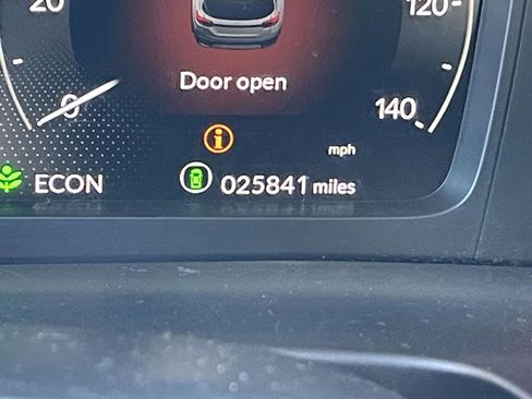 Certified 2025 Honda Pilot Black Edition image 19