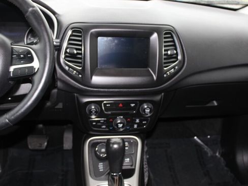 Used 2017 Jeep Compass Latitude w/ Popular Equipment Group AWD/4WD image 14