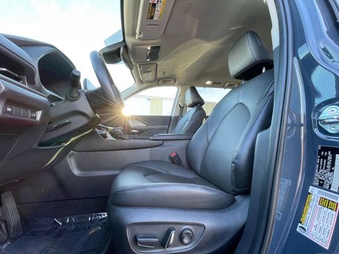Used 2025 Toyota Grand Highlander FWD image 28
