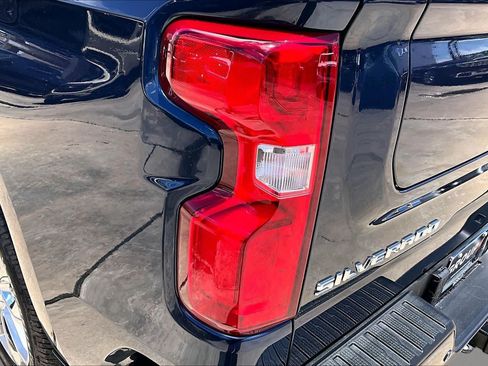 Used 2022 Chevrolet Silverado 1500 High Country w/ High Country Premium Package RWD image 29