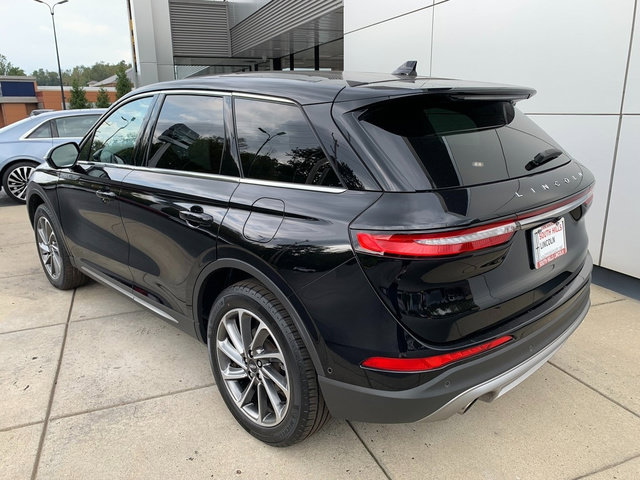 Certified 2023 Lincoln Corsair AWD w/ Equipment Group 102A image 3