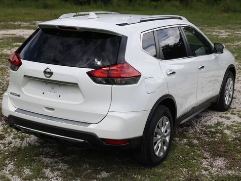 Used 2017 Nissan Rogue S w/ S Appearance Package FWD image 11