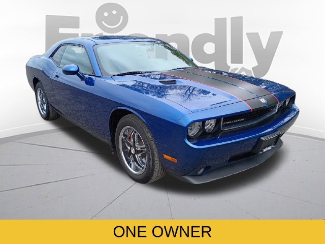 Used 2010 Dodge Challenger SE RWD image 3