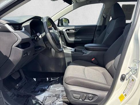 Certified 2025 Toyota RAV4 XLE FWD image 10