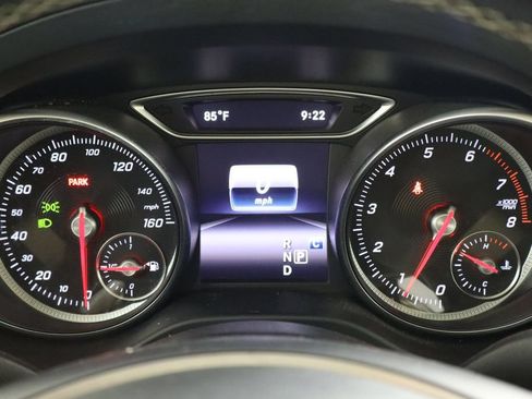 Used 2020 Mercedes-Benz GLA 250 4MATIC image 11
