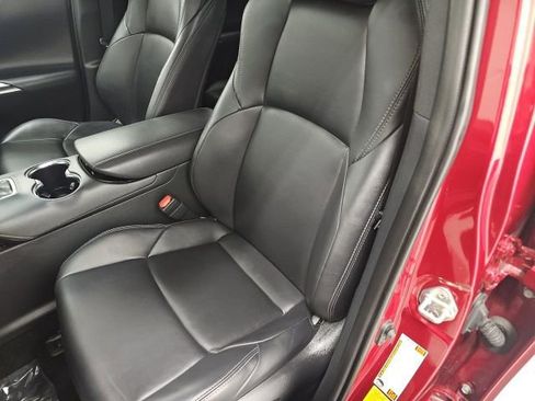 Certified 2024 Toyota Venza XLE image 18