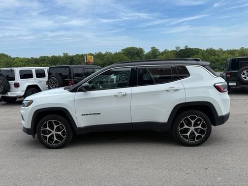 Used 2024 Jeep Compass Limited AWD/4WD image 6
