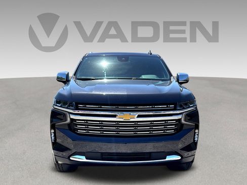 Used 2023 Chevrolet Suburban Premier image 2