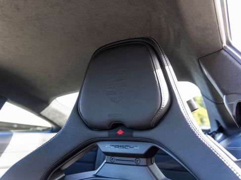 Certified 2025 Porsche 911 GT3 RWD image 36